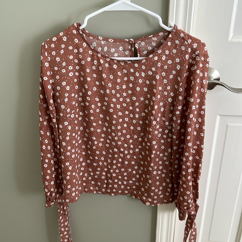 Tie sleeve blouse